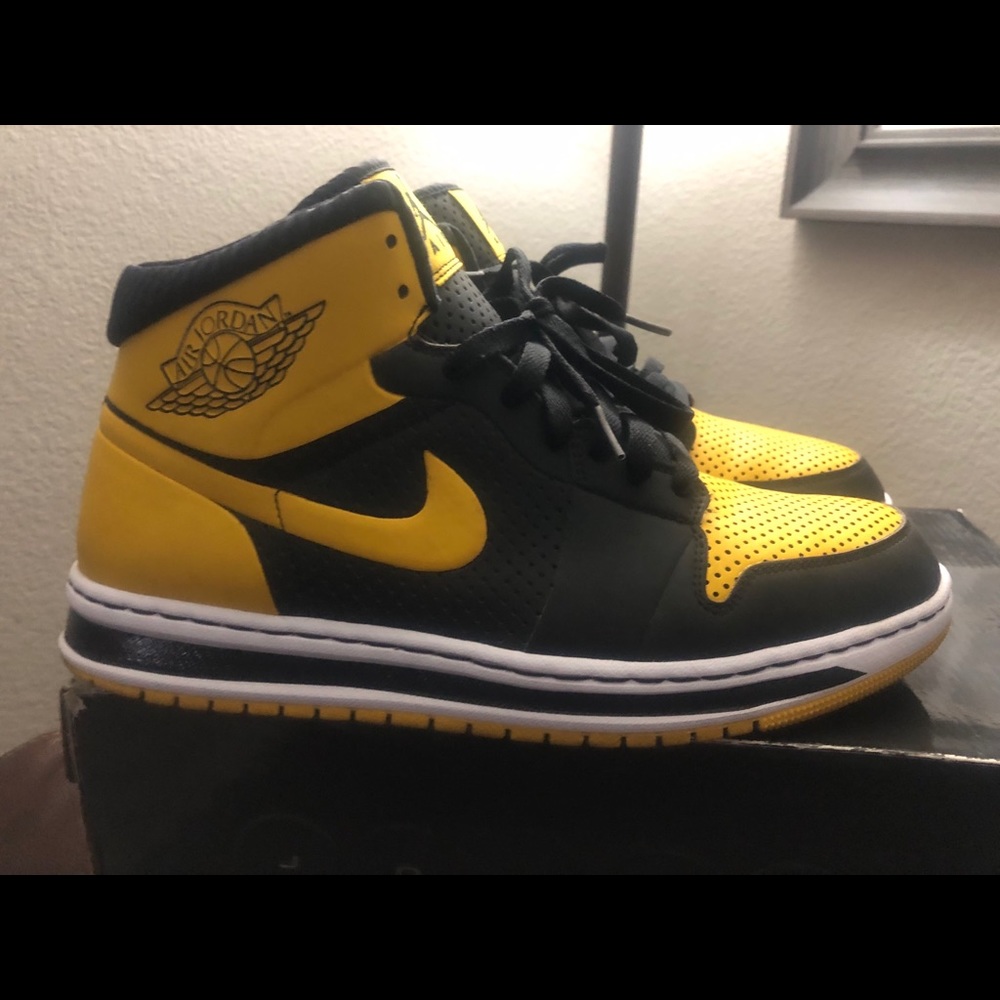 Nike Air Jordan Alpha 1